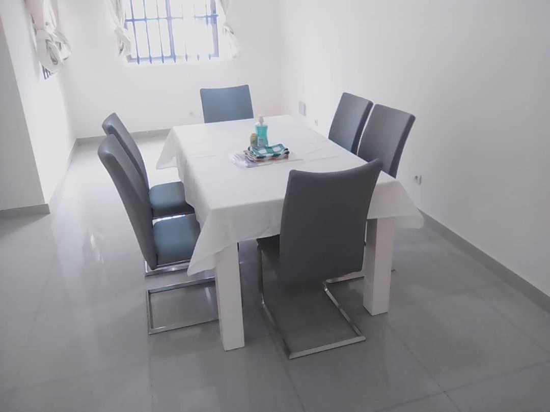 Hebertogo Casablanca Apartment โลเม ภายนอก รูปภาพ