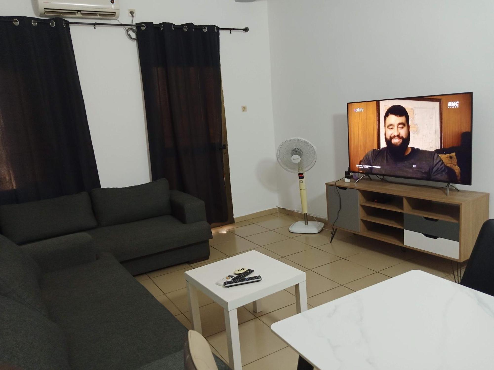 Hebertogo Casablanca Apartment โลเม ภายนอก รูปภาพ