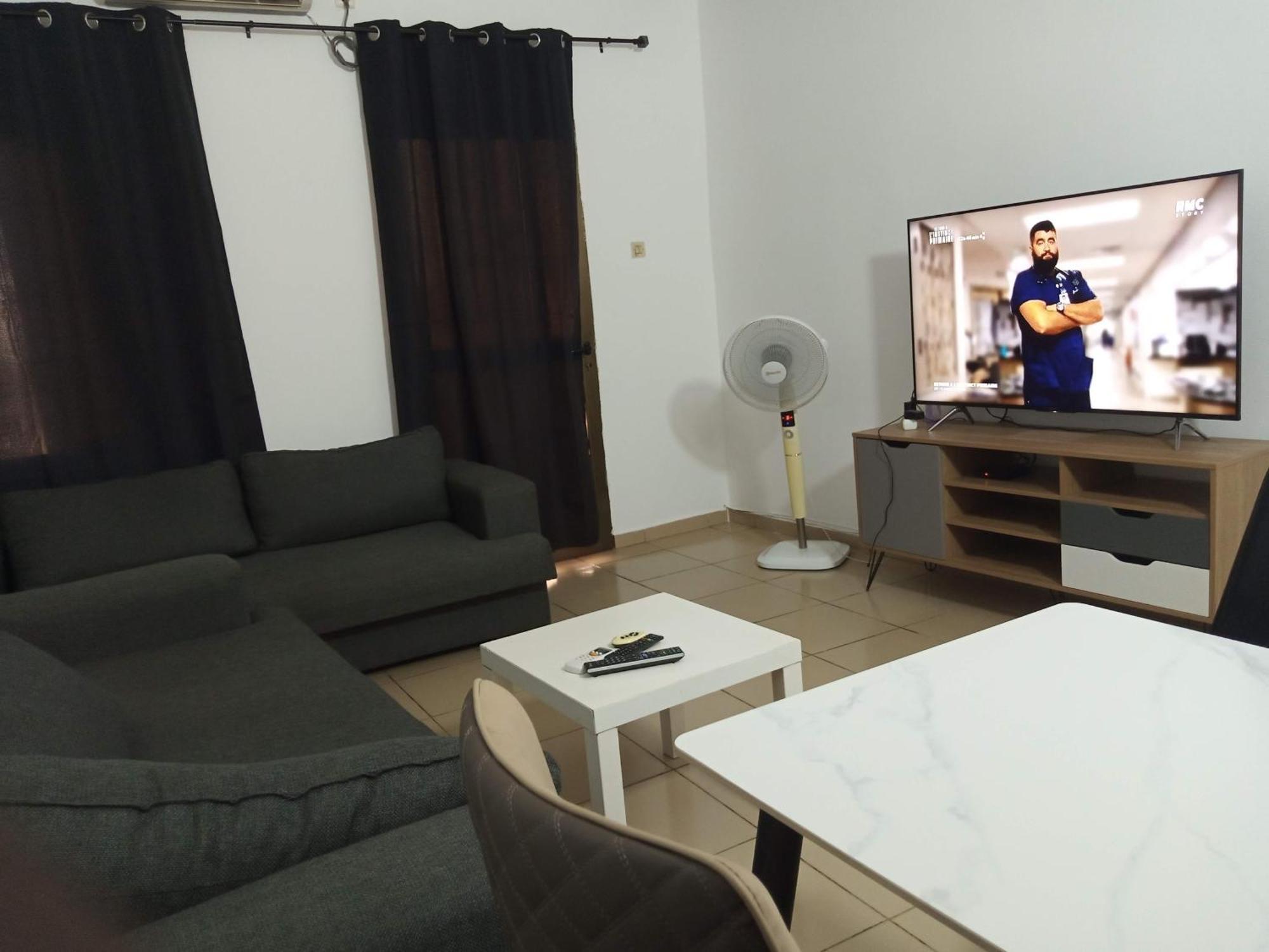 Hebertogo Casablanca Apartment โลเม ภายนอก รูปภาพ